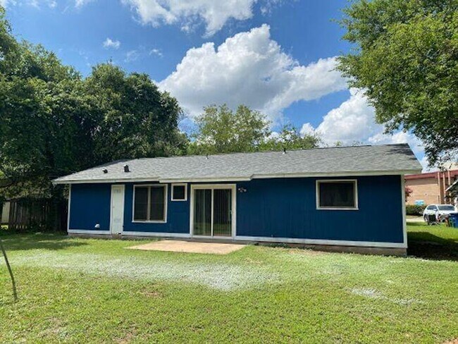 Building Photo - 6209 Mayhall Dr