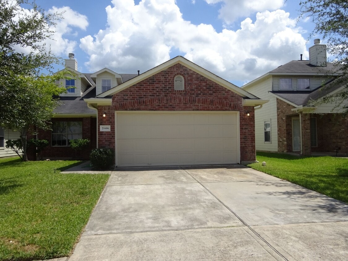 Primary Photo - 21606 Haylee Way