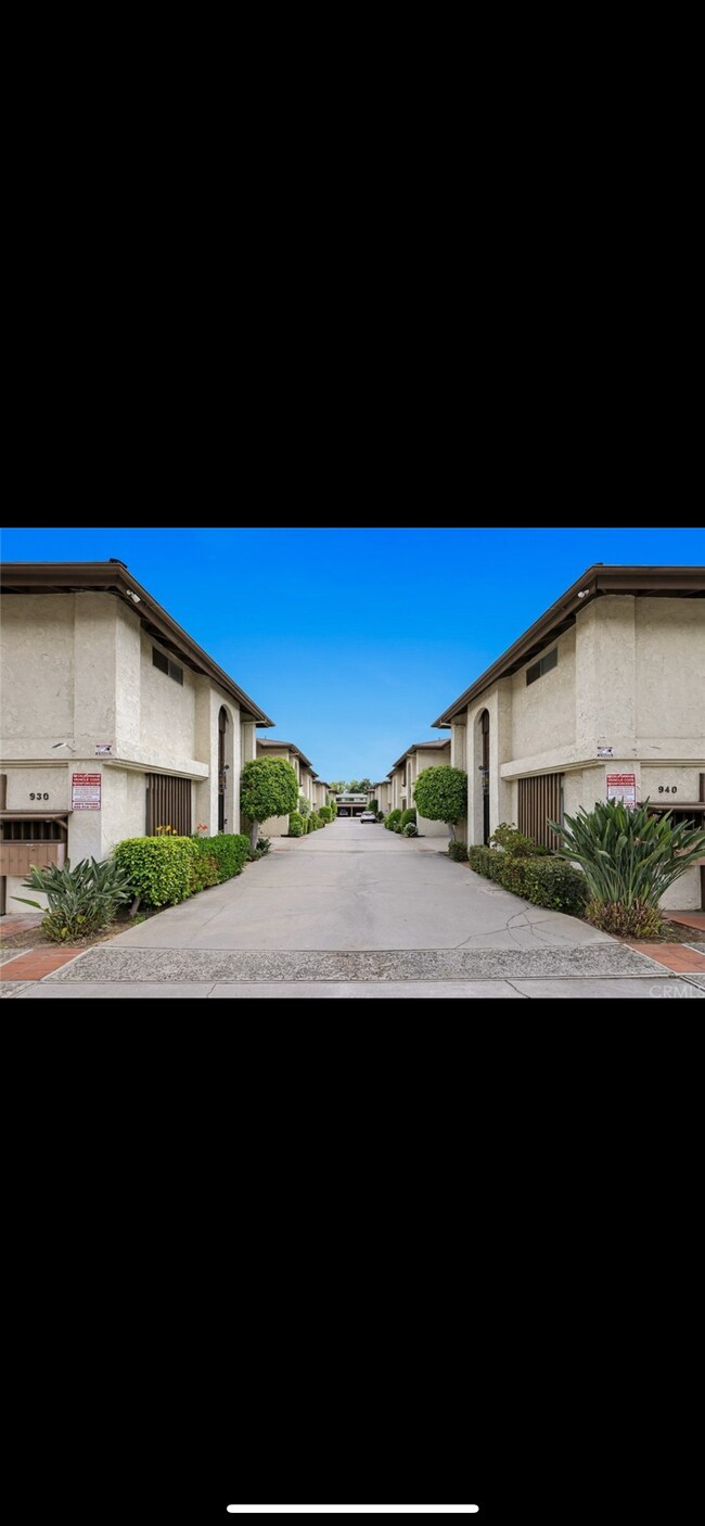 Building Photo - 930 Fairview Ave