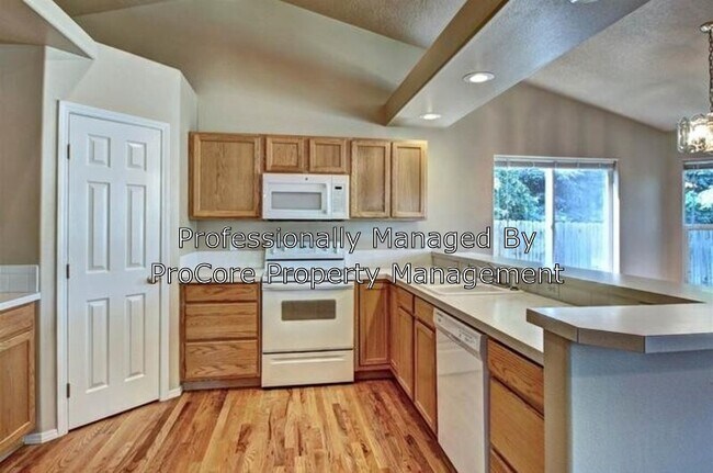 Foto del edificio - 2193 N Shamrock Ave