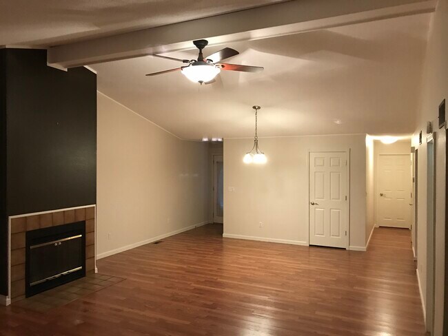 Building Photo - 1116 Cobblestone Dr