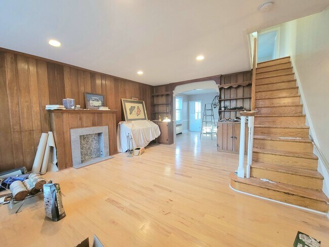 Building Photo - Stunning 4-Bedroom Townhome with Finished ...