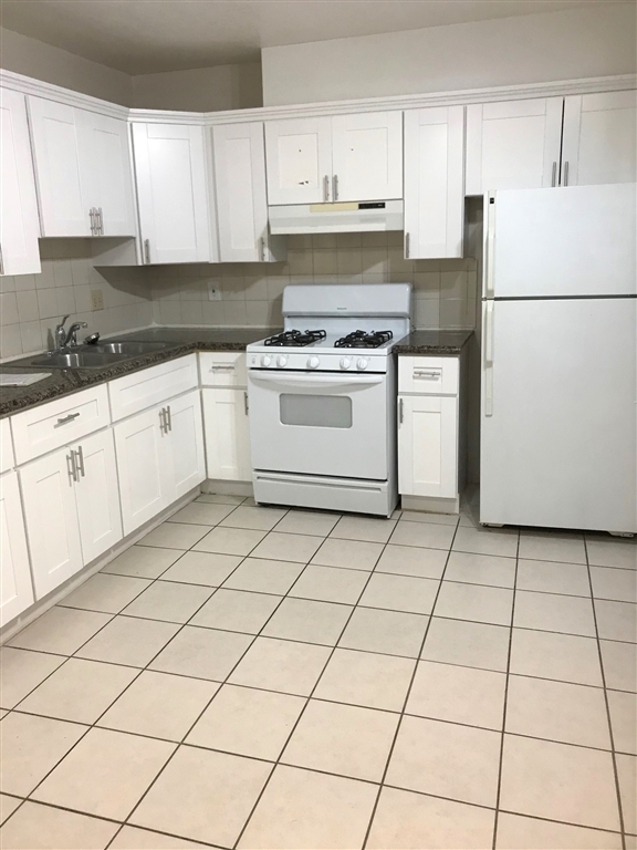 Foto del edificio - 4875 Cole St