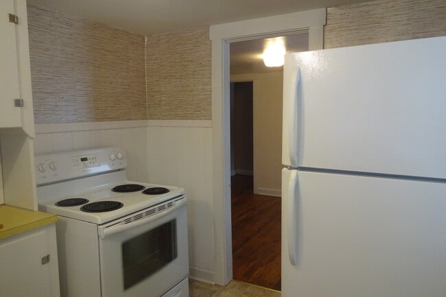 Building Photo - 220 North St