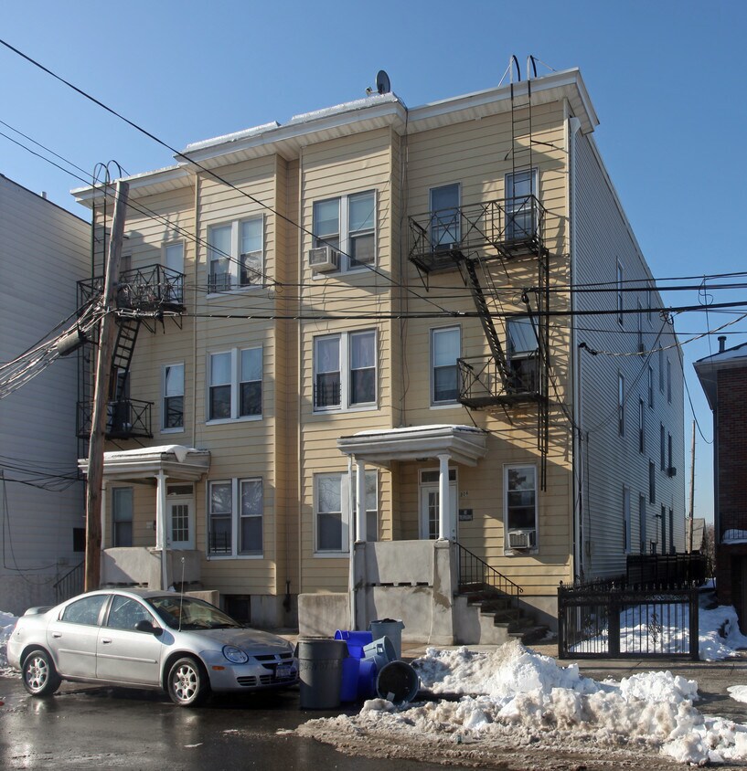 Primary Photo - 304-306 N Terrace Ave
