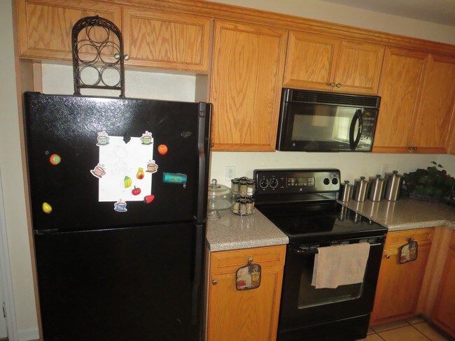 Building Photo - 1712 Almond Tree Pl