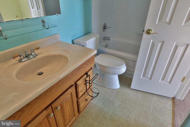 Building Photo - 3042 Madden Ct