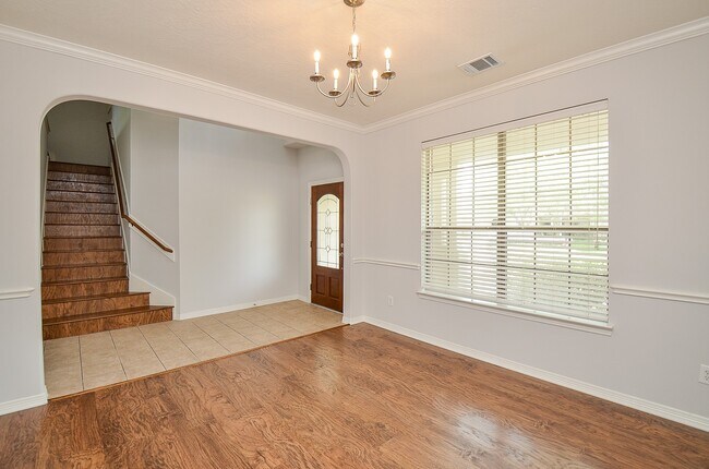 Foto del edificio - 3911 Fallsbrook Ct