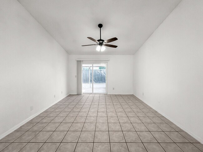 Foto del edificio - Move-In Ready 3 Bed | 2 Bath Home in Prime Tampa Location