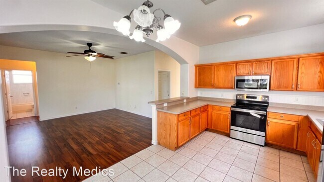 Building Photo - 5 br, 3 bath House - 13628 Tetherline Trl