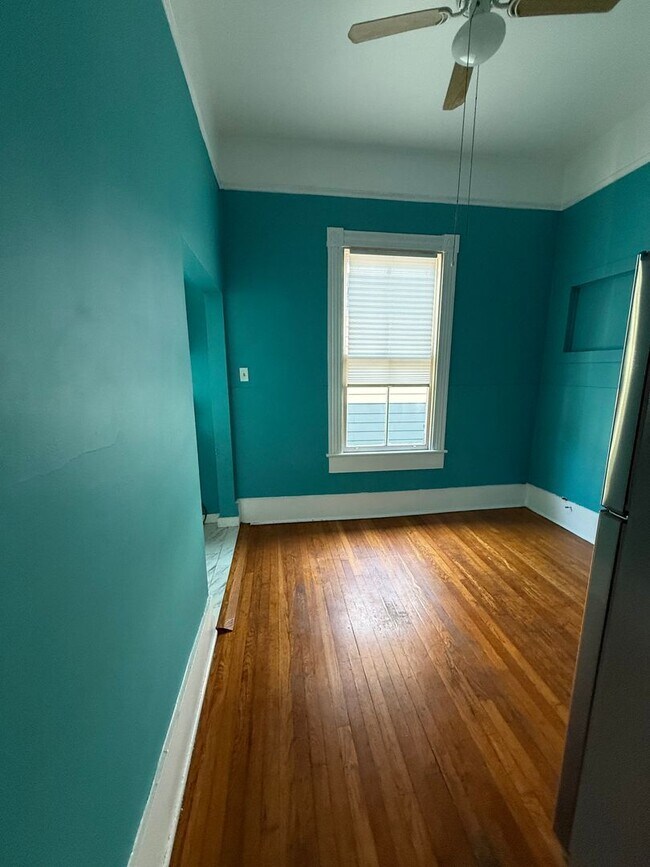 Foto del edificio - 311 E Duffy St