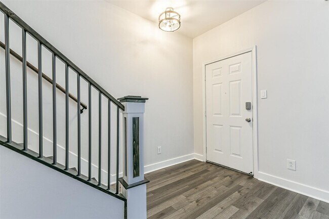 Foto del edificio - 14723 Barryknoll Ln