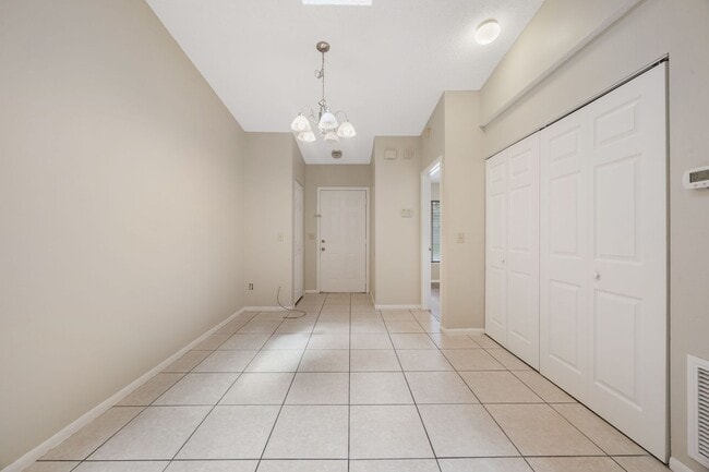 Building Photo - New Winter Garden Rental