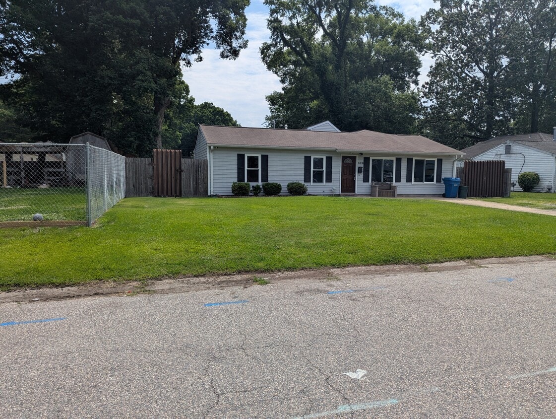 Primary Photo - 328 Southgate Ave