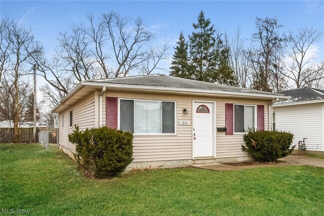 Building Photo - 12118 Milligan Ave