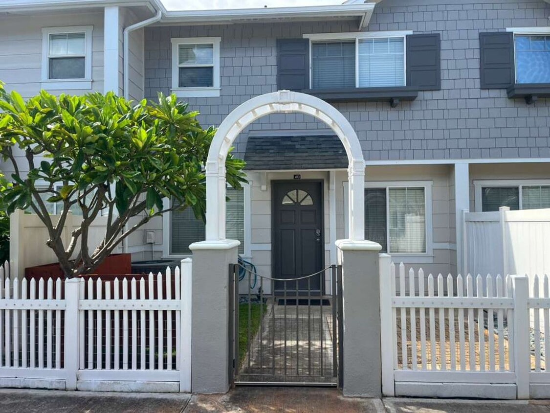 3 bed 2.5 Bath 2 car garage/ Central AC/ Ewa Beach! - 3 bed 2.5 Bath 2 car garage/ Central AC/ Ewa Beach!