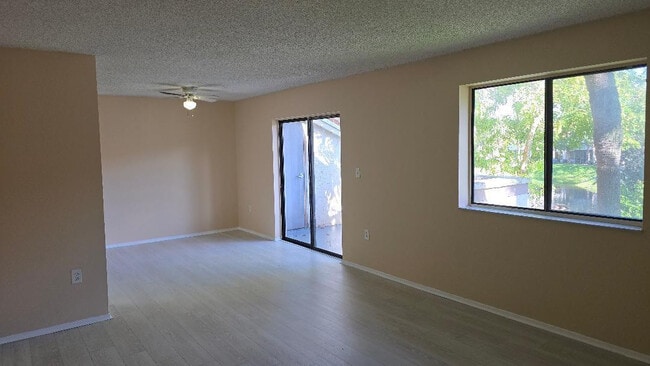 Building Photo - 3242 Coral Lake Ln