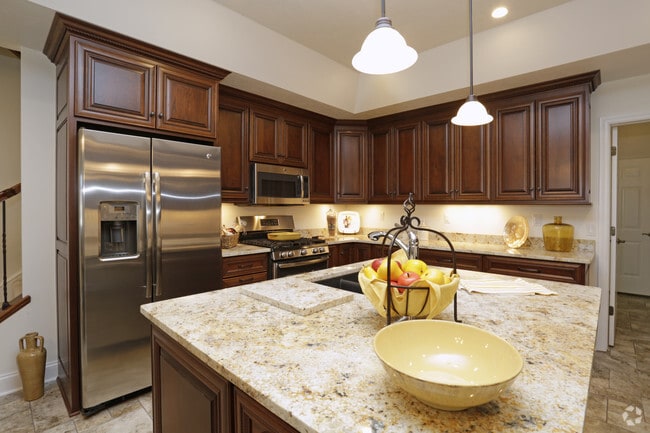 3BR - Kitchen - Barclay Estates