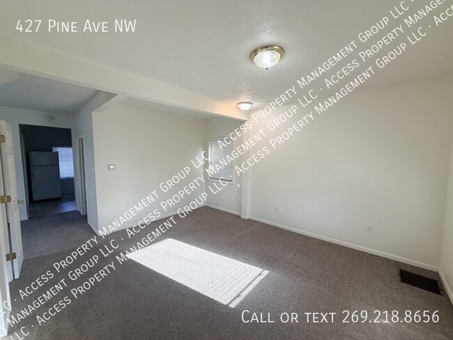 Building Photo - 427 Pine Ave NW