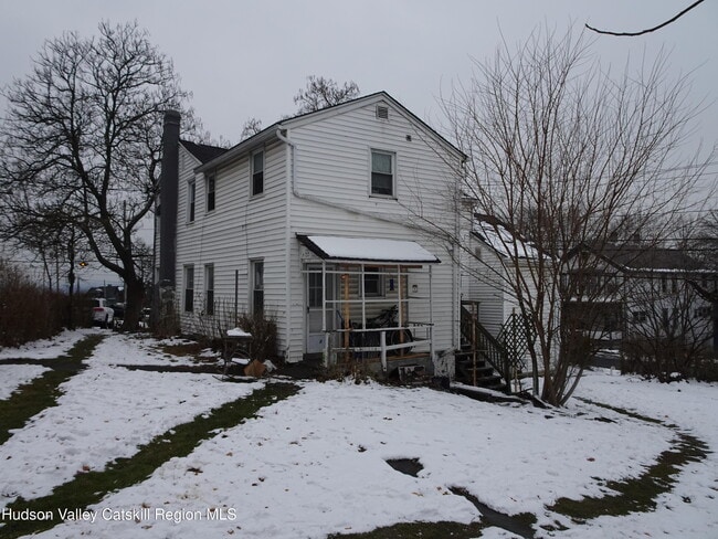 Building Photo - 921-923-923 Columbia St