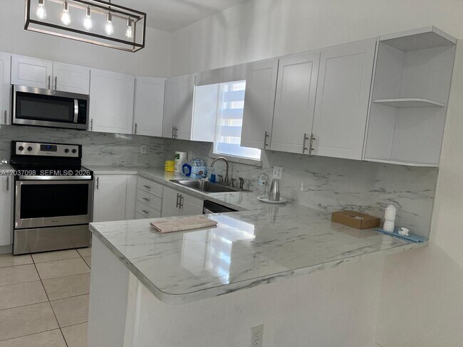 Building Photo - 6101 SW 159th Ct