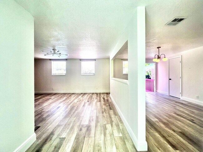 Building Photo - 917 Market St