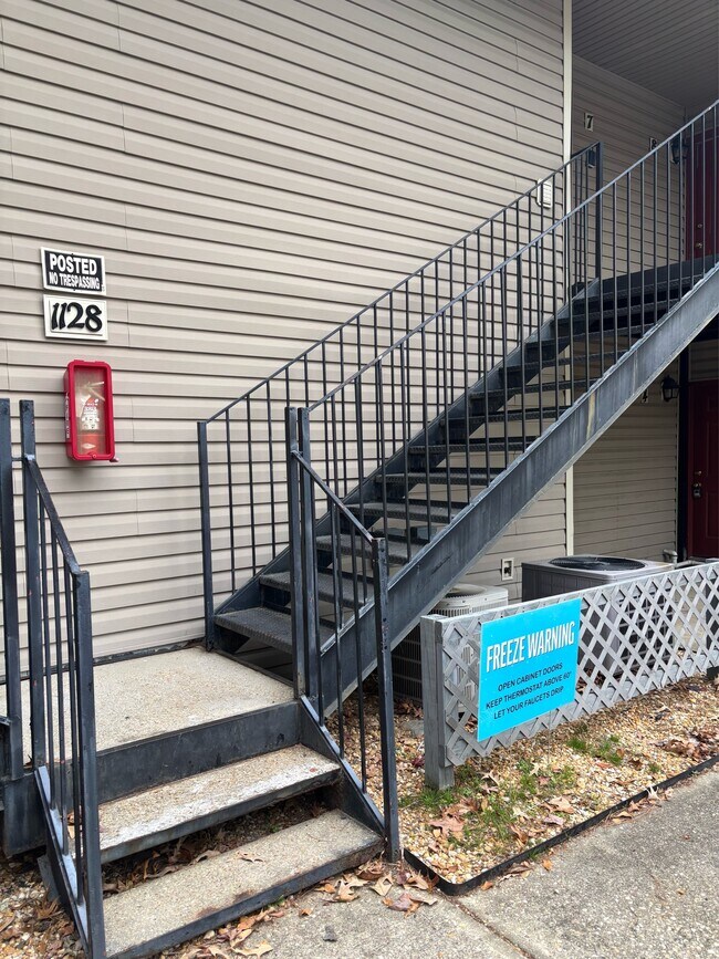 Foto del edificio - 1128 Southwood Dr