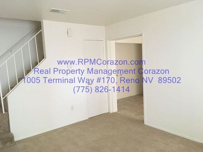 Building Photo - 2 bedroom, 1 bath townhome available now