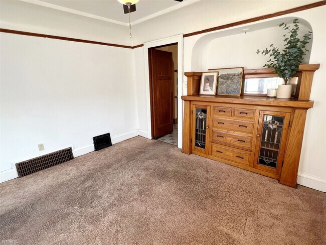 Building Photo - 2 br, 1 bath Duplex - 2108 South 71st Stre...