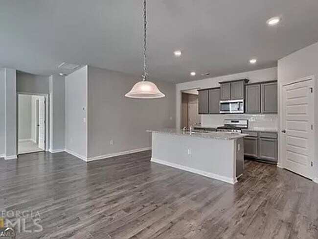 Building Photo - 1528 Brangus Dr