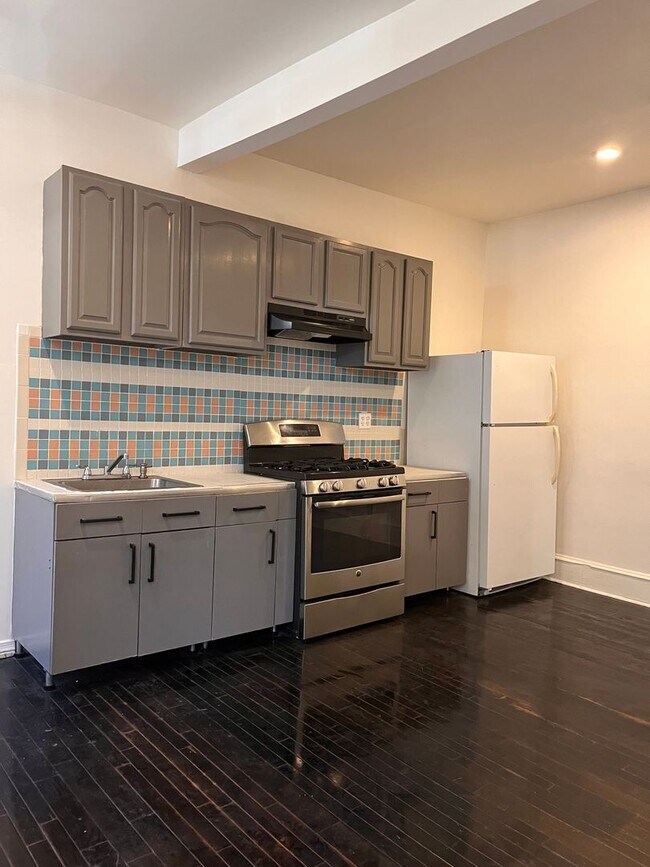 Foto del edificio - 1525 W Lehigh Ave