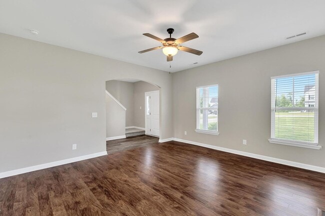 Building Photo - 3 Bedroom with BONUS in Swansboro HS District!