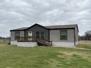 Building Photo - 894 FM 1395