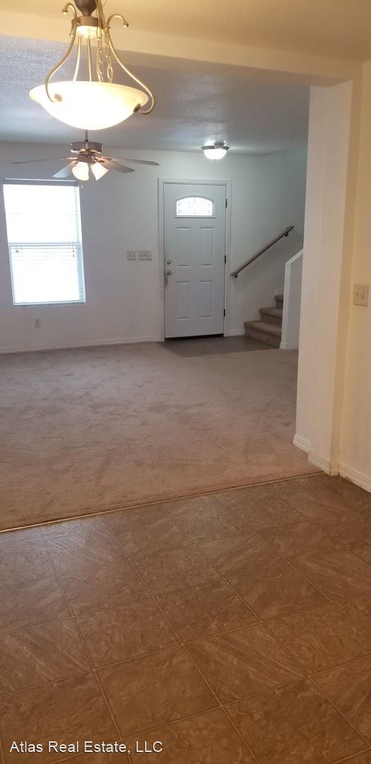 Building Photo - 401-413 Knox Ct