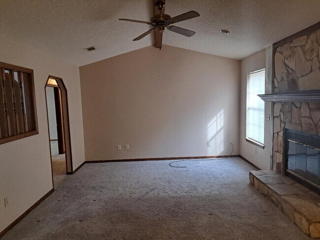 Foto del edificio - 312 Riley Rd