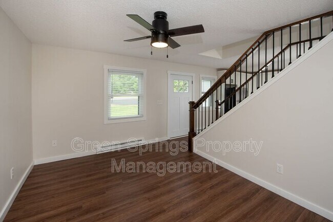 Building Photo - 12B Kirby Rd