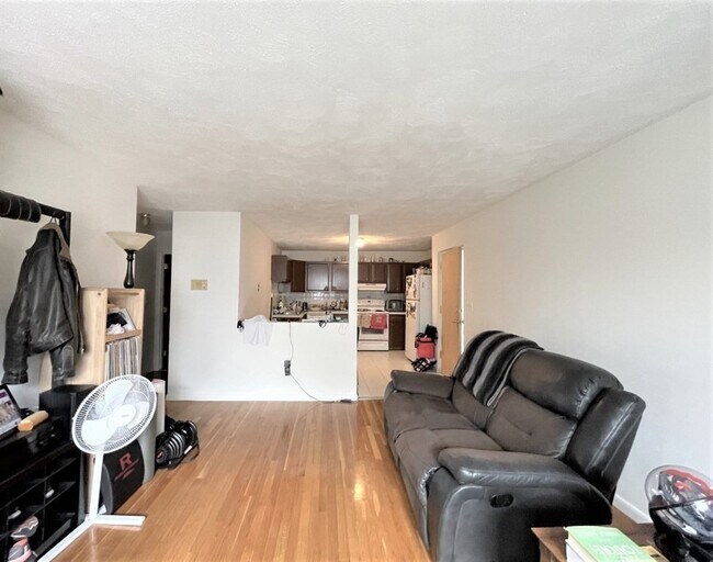 Foto del edificio - 6 McLean Pl