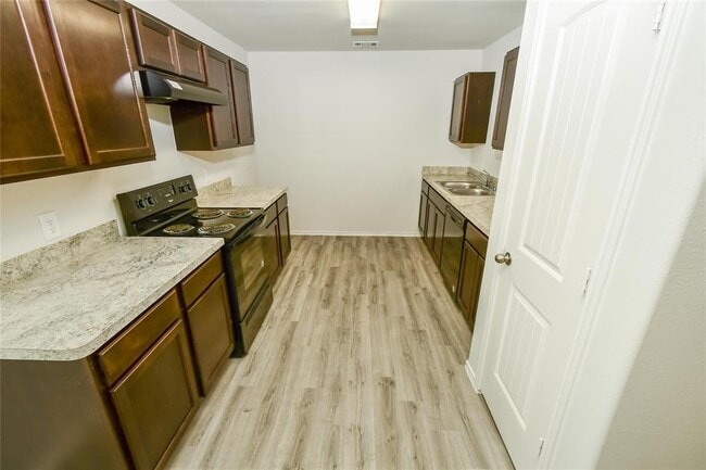 Building Photo - 309 N Meadows Dr