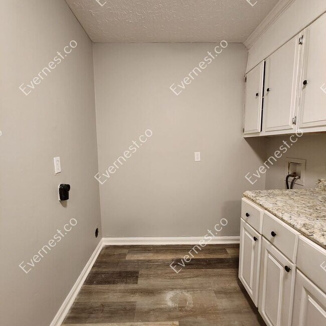 Foto del edificio - 338 West Ave B