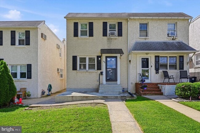 Building Photo - 407 E 12th Ave