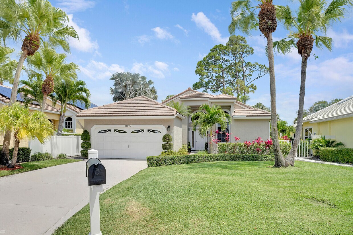 Primary Photo - 13810 Cross Pointe Ct