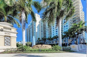 Building Photo - 800 N Tamiami Trl