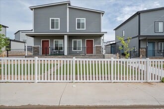 Building Photo - 1736 Richard Martin Dr