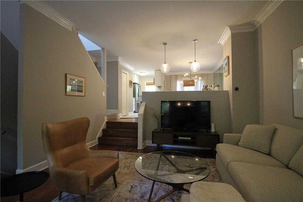 Primary Photo - 1467 Monroe Dr NE