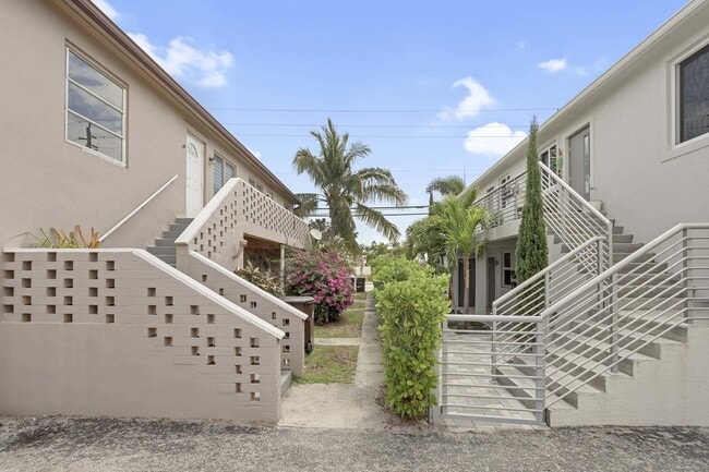 Building Photo - 3801 S Olive Ave
