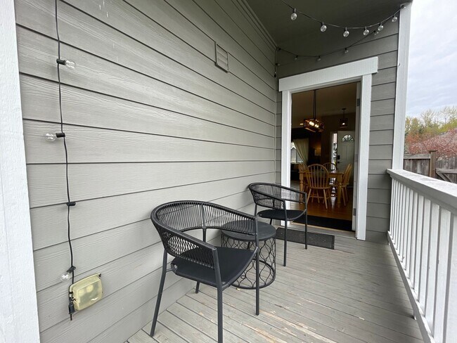 Foto del edificio - PRELEASING: Spacious 4 bdrm, 3 bath home in Cedar Ridge Development!