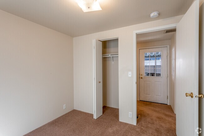 2HAB, 1BA - 900 ft² - Spring Creek Community
