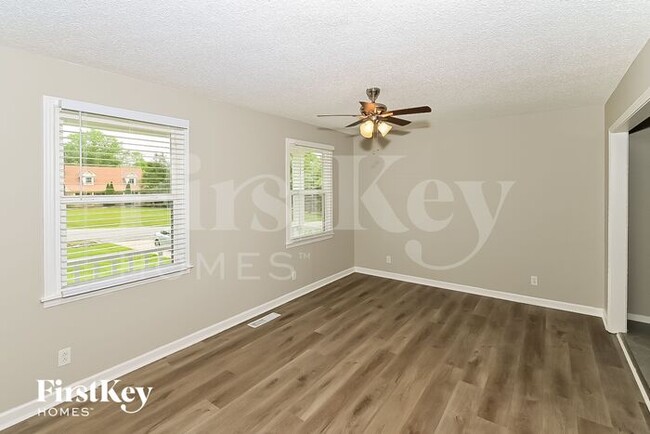 Foto del edificio - 2072 Roxbury Ln