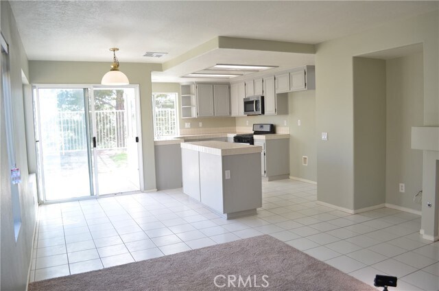 Foto del edificio - 323 S Larkwood St