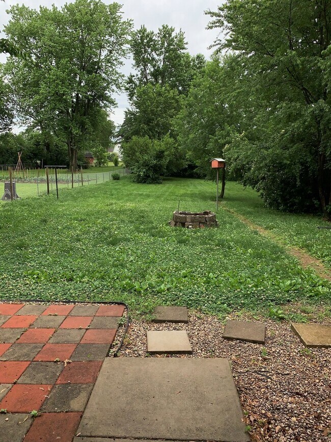 Foto del edificio - Cute house with a fenced in yard!